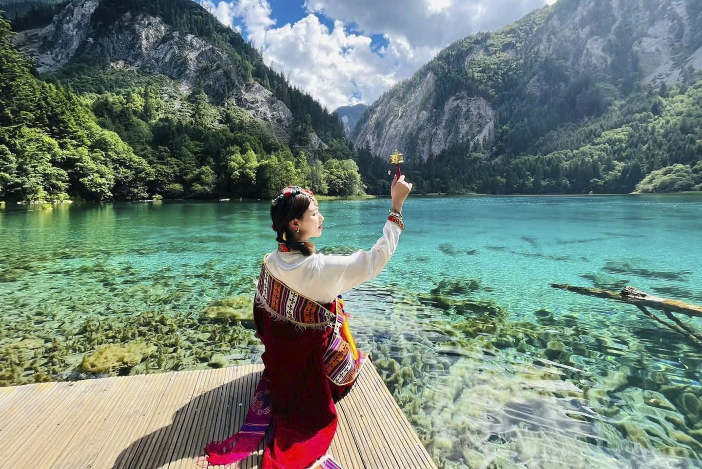 KHÁM PHÁ VẺ ĐẸP TỨ XUYÊN 6N5Đ